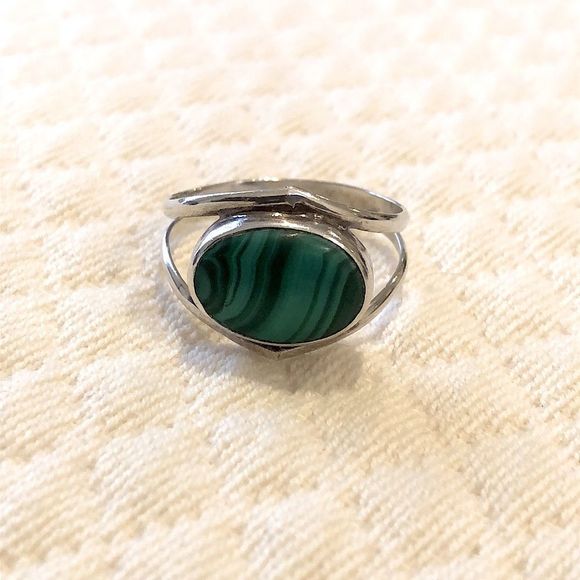 Malachite and Sterling Silver Vintage Statement Ring - Picture 6 of 6